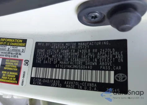 2021 Toyota Camry Le Hybrid z USA, uszkodzony, nr VIN 4T1C31AK3MU560440